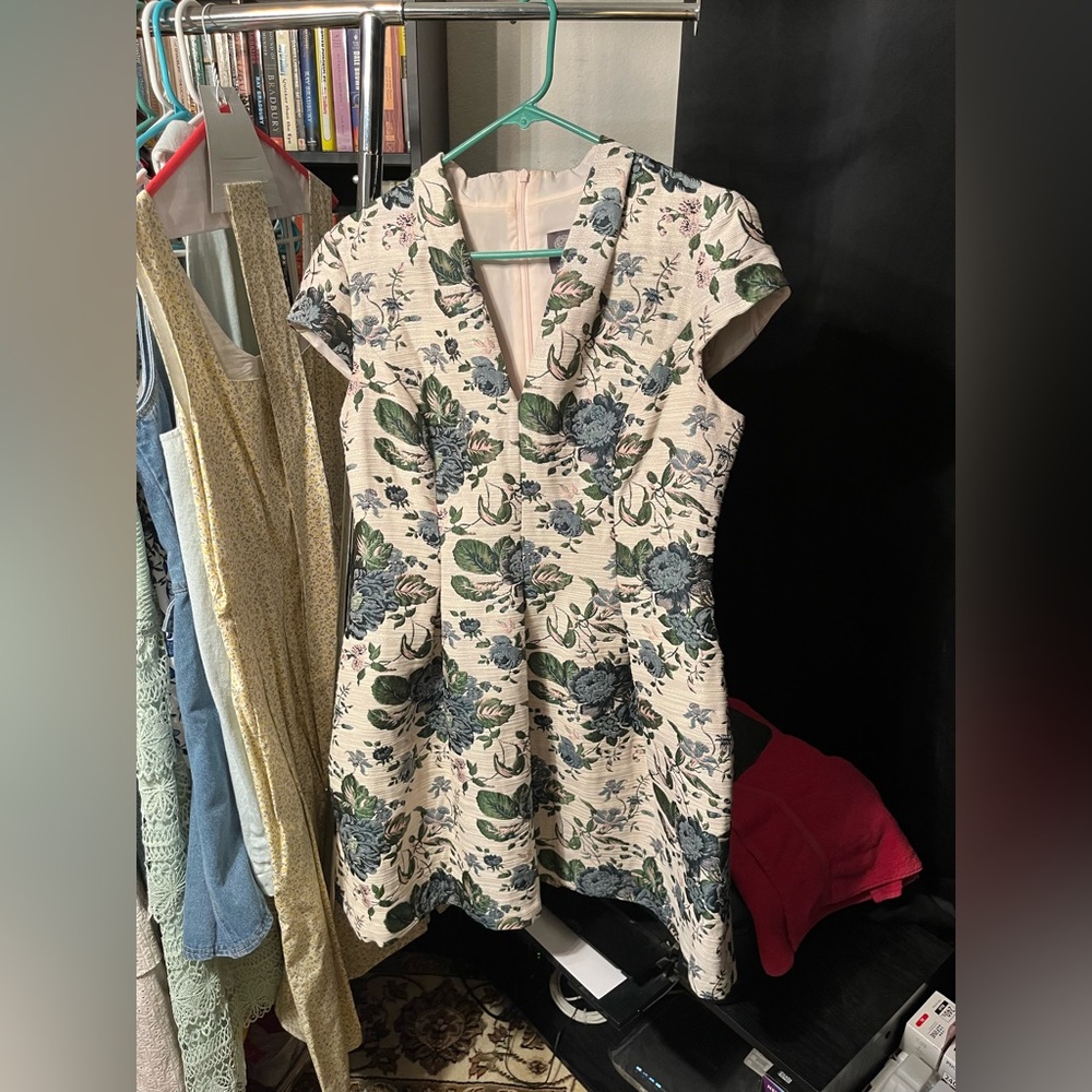 Vince Camuto size 12 lined brocade floral blue green pink silvery thread dress